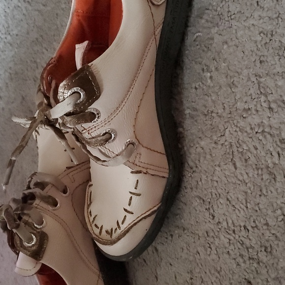 Cream and Brown Shoes - Picture 4 of 8